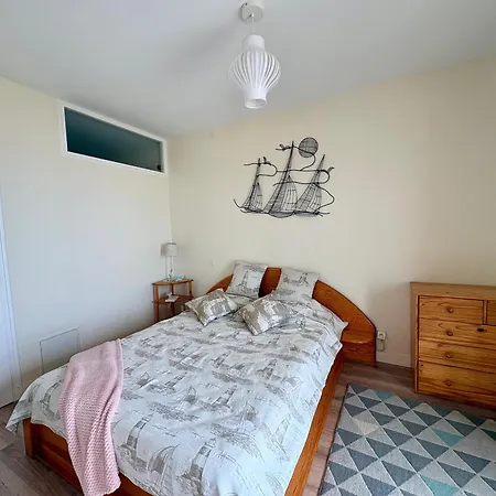 Confortable A Pour 5 Pers, Face A La - Fr-1-323-340