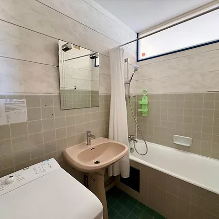 Confortable A Pour 5 Pers, Face A La - Fr-1-323-340 *