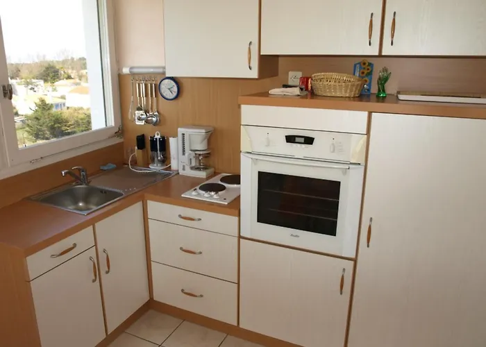 Confortable A Pour 5 Pers, Face A La - Fr-1-323-340